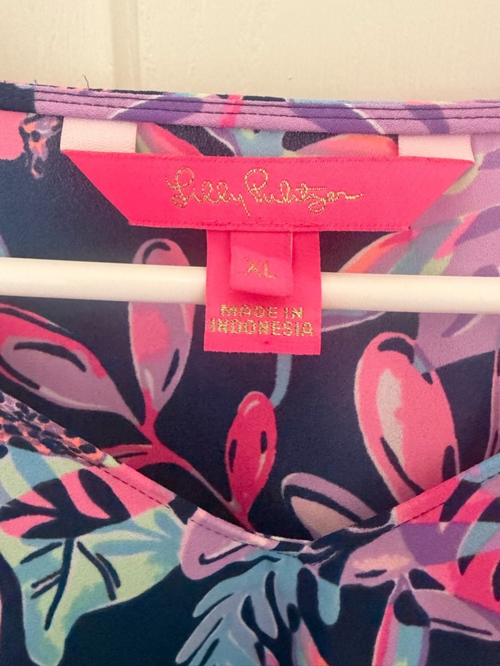 Lilly Pulitzer Navy Multicolor Tropical V-Neck Blouse - Picture 5 of 5